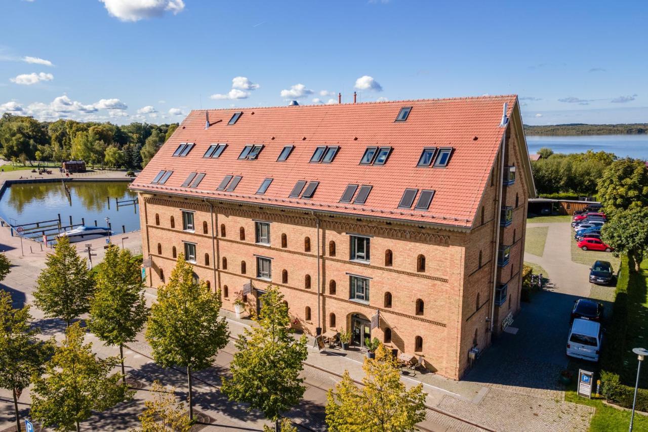 Hotel Alter Kornspeicher Нойштрелиц Экстерьер фото